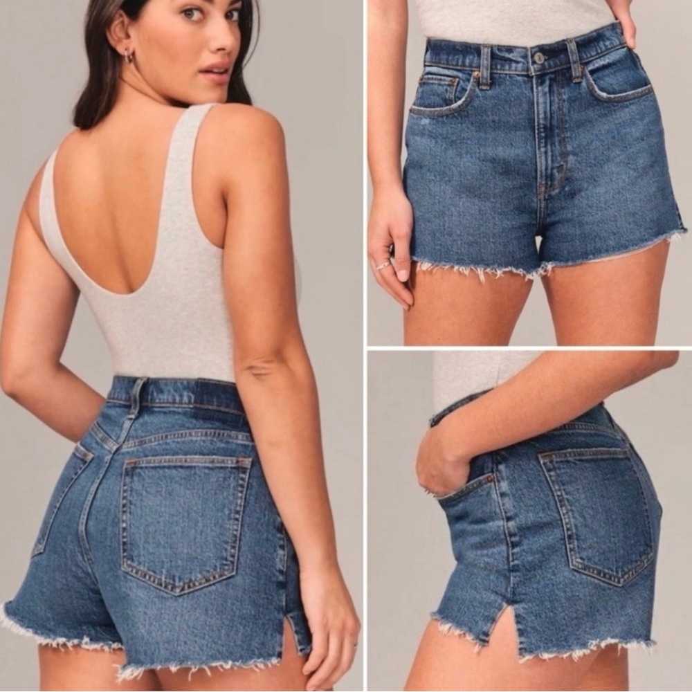 NWOT A&F The Mom Short High Rise Medium Wash